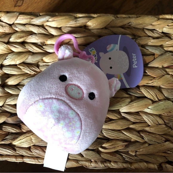 Squishmallows Peter the Easter pig in 3” clip - Picture 5 of 9